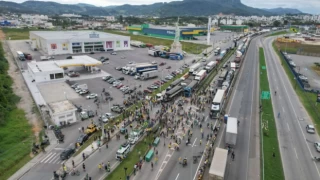 Brezilya'da Bolsonaro'nun seçim yenilgisinin ardından: Kamyoncular yolları kapattı