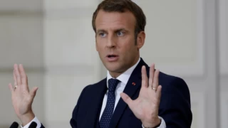Elysee Sarayı, Macron'un Fransızlara "kibirliler" demesini "espri" olarak yorumladı