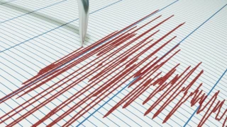 İzmir Buca'daki 4.9'luk depremde 1 kişi hayatını kaybetti