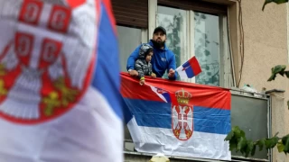 Kosovalı 300 Sırp polis, plaka uygulamasını istifa ederek protesto etti