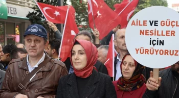 KTÜ Rektörü ve AK Parti milletvekili LGBTİ+ karşıtı yürüyüşte