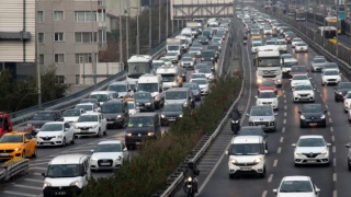 Okullar açıldı, İstanbul'da trafik yoğunluğu başladı