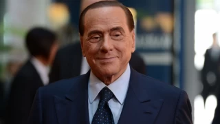 Berlusconi takımına galip gelmesi durumunda escort sözü verdi