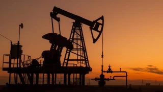 Brent petrol varil fiyatı 77 dolara düştü