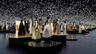 Christian Dior'un Designer of Dreams sergisi göz alıyor