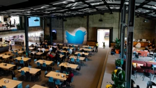 Twitter ofis mobilyalarını açık arttırmaya çıkarıyor