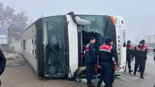 Ankara'da yolcu otobüsü devrildi: Çok sayıda yaralı