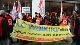 LC Waikiki işçileri, İstanbul Esenyurt'ta eyleme başladı