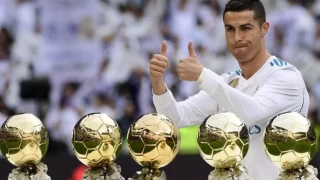 Ronaldo, Ballon d'Or ödülünü sattı