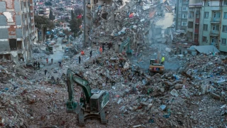 Deprem bölgesinde, binaların 173 bini yıkılmış ya da yüksek hasarlı