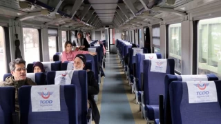 Diyarbakır ve Elazığ'da depremden etkilenenler TCDD vagonlarında misafir ediliyor