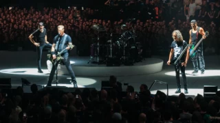 Metallica’dan 250 bin dolar deprem yardımı!