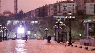 Ankara için sağanak ve fırtına uyarısı verildi