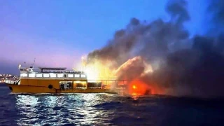 Marmara Denizi'nde feribot yangını; 30 yolcu dumandan etkilendi
