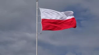 Polonya, Rusya sınırının yarısından fazlasına dikenli tel örgü çekti