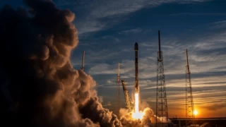 SpaceX 4 kişilik ekibi Uluslararası Uzay İstasyonu'na gönderdi