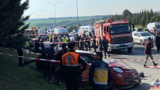 TEM Otoyolu'nda kaza: 6 kişi hayatını kaybetti