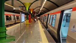 İstanbul’da toplu taşıma kullanan vatandaşlara duyuruldu: Kadir gecesi ve Ramazan Bayramı'na özel ulaşım saatleri