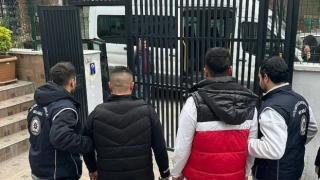 İzmir'de göçmen kaçakçılığı operasyonu: 5 kişi tutuklandı