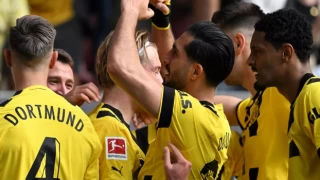 Bundesliga'da Borussia Dortmund zirveye yükseldi