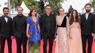 Cannes Film Festivali'nde dakikalarca ayakta alkışlanan Merve Dizdar, Türkiye'ye dönüşte uçağa alınmadı