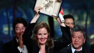 Cannes’da Altın Palmiye’yi kazanan yönetmenden hükümet eleştirisi
