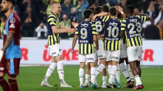 Fenerbahçe sezonun ilk derbi galibiyetini Trabzonspor'a karşı aldı