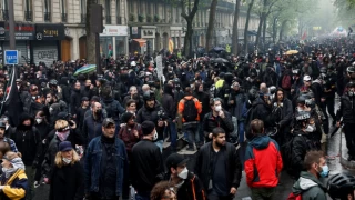 Fransa’daki 1 Mayıs protestolarının tablosu ortaya çıktı: 200 sivil ve gösterici ile 406 polis yaralandı