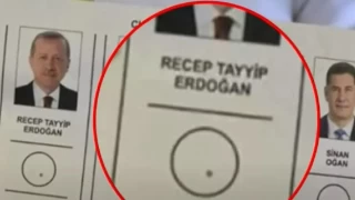 Oy pusulasındaki Erdoğan fotoğrafı altında 'siyah nokta'ya İletişim Başkanlığı'ndan açıklama
