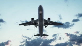 Antalya'ya giden uçakta bomba ihbarı
