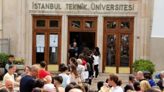 Beyoğlu'nda YKS'ye geç kalan öğrenci: '5 dakika ile bir senem heba oldu'