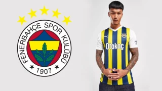 Fenerbahçe'nin beş yıldızlı 2023/24 sezonu forması İngiltere'de satışa sunuldu