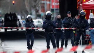 Fransa'da bir parkta bıçaklı saldırı: 4'ü çocuk 6 yaralı