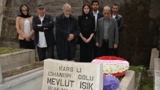 Gazeteci Mevlüt Işık, vefatının 35'inci yılında mezarı başında anıldı