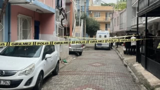 İzmir'de bir evde derin dondurucu içerisinde 3 ceset bulundu