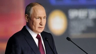 Putin 'sıkıyönetim' yasasını imzaladı