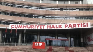 CHP'de belediye başkanları toplantısında 36 başkandan mazeret!