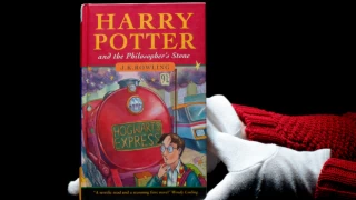 Efsane kitap serisi Harry Potter'ın ilk baskısı şaşırtıcı bir fiyata satıldı