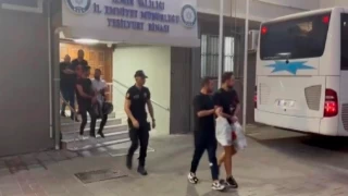 İzmir merkezli operasyonda vize dolandırıcılığı yapan 25 kişi tutuklandı