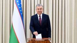 Özbekistan'da Mirziyoyev yeniden cumhurbaşkanı oldu