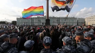 Putin, Rusya'da trans bireyleri hedef alan ve ağır yaptırımlar içeren yeni bir yasayı imzaladı
