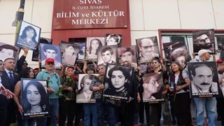 Sivas Katliamı 30. yılında da unutulmadı: Madımak Oteli'nde toplanıldı