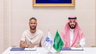 Al Hilal, Neymar ile iki yıllık sözleşme imzaladı