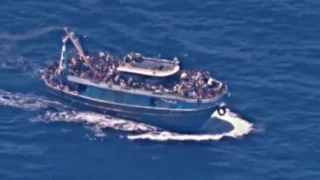 Ayvalık açıklarında 18 düzensiz göçmen yakalandı