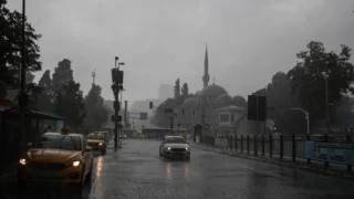 AKOM'dan uyarı: İstanbullular mecbur kalmadıkça trafiğe çıkmamalı
