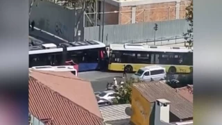 İETT otobüsü seyir halindeki tramvaya çarptı