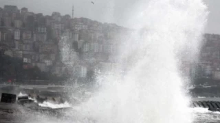 İstanbul'a fırtına uyarısı: Bu saatlere dikkat!