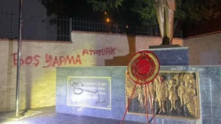 İzmir'de Atatürk heykeline saldırıdan çocuk tutuklandı