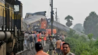 Hindistan'da tren kazası: 13 ölü