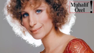 Farklı görünümünü moda zevkine yansıtan kadın Barbra Streisand